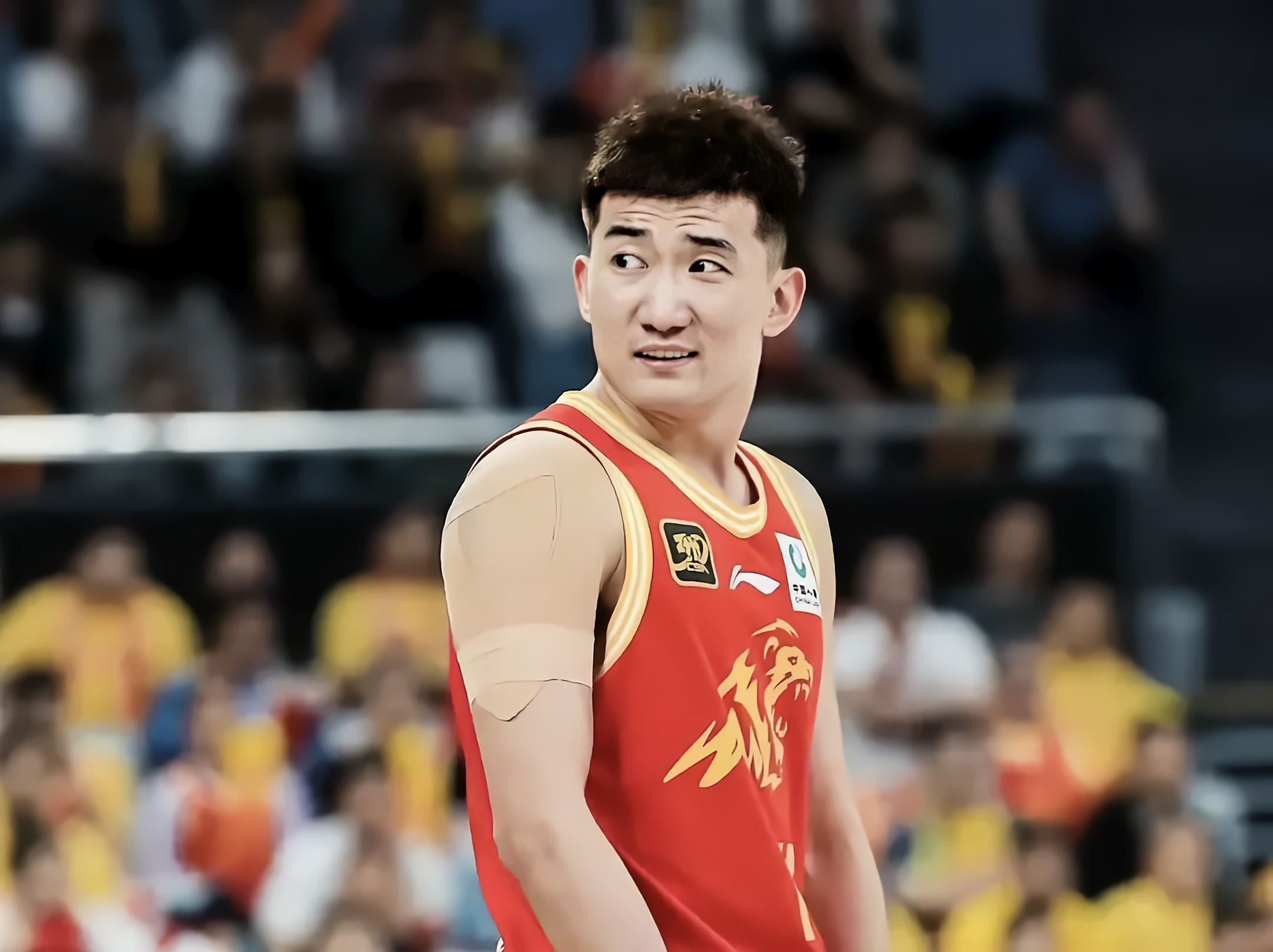 九游电竞 -赛后CBA季后赛焦点战，尼斯远射贴柱，球迷炸锅，资深球员宣示担当(捷尼赛思官网)