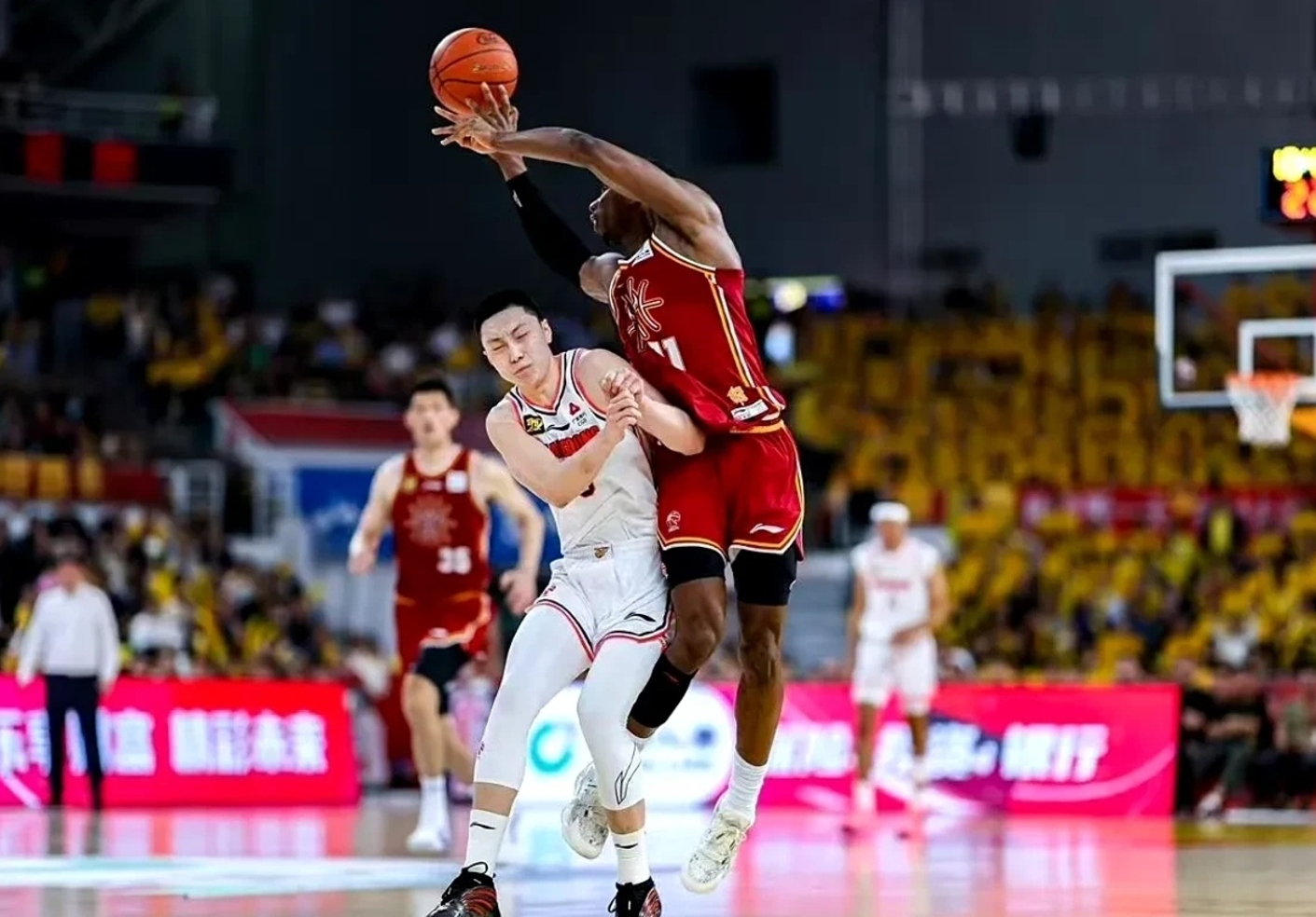 九游娱乐 -包含离谱!山东男篮围绕NBA总决赛刷新队史纪录马德里竞技遗憾出局备战葡超,法兰克福临场应变的词条